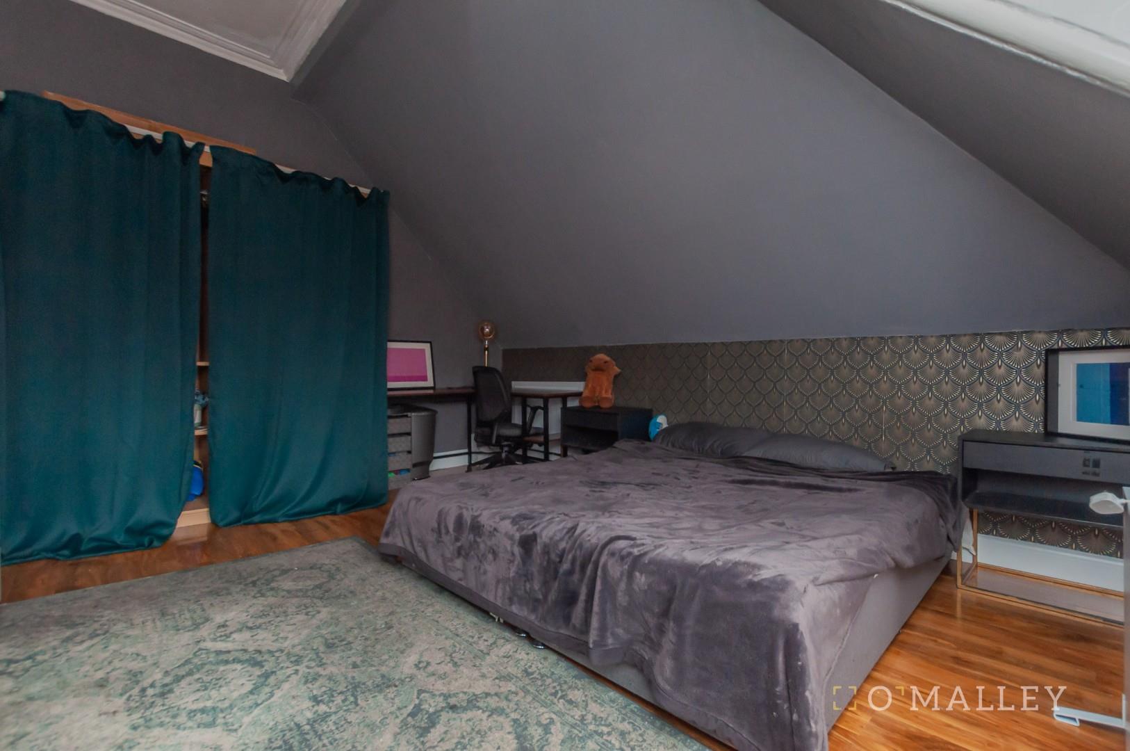 12. Bedroom 1 2.jpg